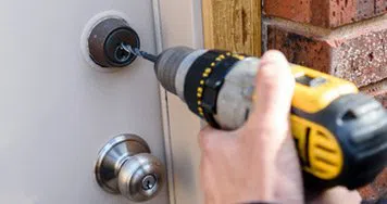 Security Locksmith Services West Bloomfield, MI 248-556-3608 - 13-Key-Broke-In-Lock